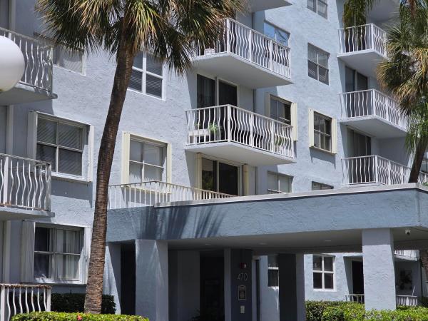 Breakwaters Of The Palm Beaches, 470 Executive Center Dr #2K, West Palm Beach, Florida 33401, image 1