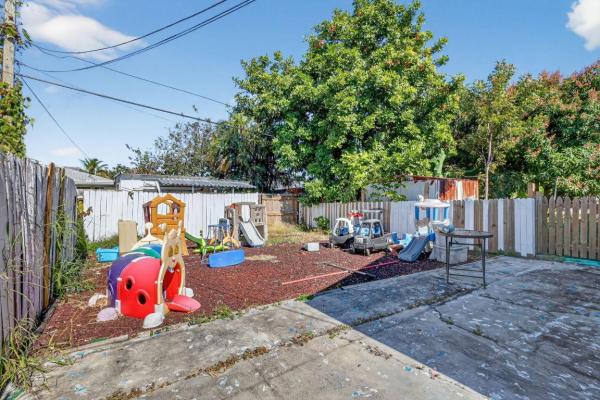 Knotty Pine Acres, 4963 Elmhurst Rd, West Palm Beach, Florida 33417, image 1