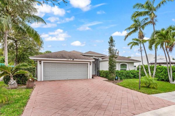 North Lake Worth, 1501 N Palmway, Lake Worth Beach, Florida 33460, image 1