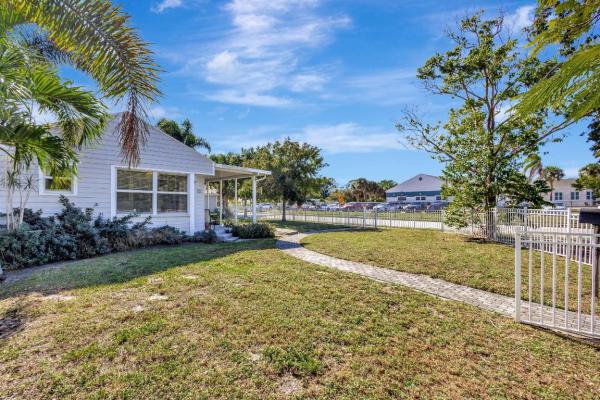 Fernwood, 736 Rockland Dr, West Palm Beach, Florida 33405, image 1