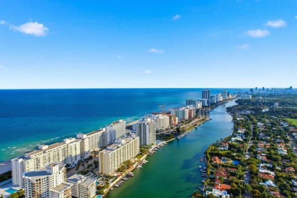 Oceanside Plaza, 5555 Collins Ave #16P, Miami Beach, Florida 33140, image 2