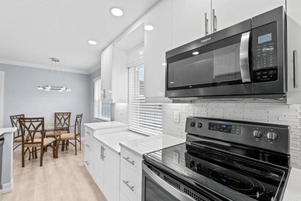 325 Capri G, Delray Beach, Florida 33484, image 1