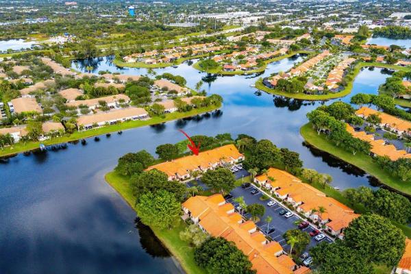 Centennial Square, 114 Centennial Ct, Deerfield Beach, Florida 33442, image 2