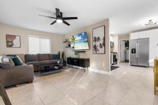 Lake Worth Town, 610 N D St, Lake Worth Beach, Florida 33460, image 1