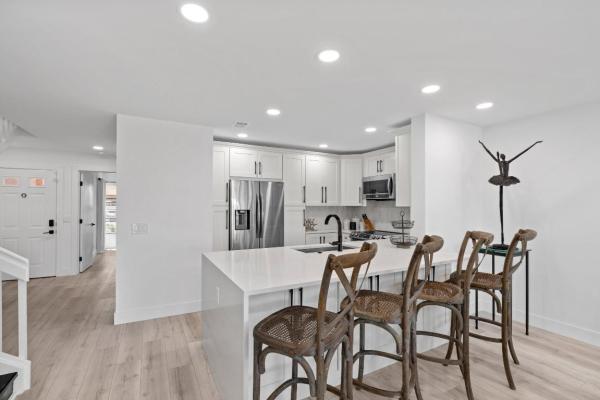 Mariners Cove, 2339 Treasure Isle Dr #43, Palm Beach Gardens, Florida 33410, image 1