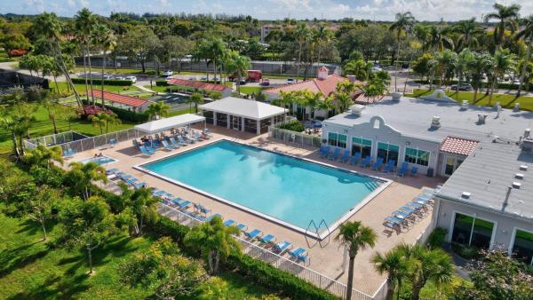 Huntington Pointe, 6112 Huntwick Ter #106, Delray Beach, Florida 33484, image 3