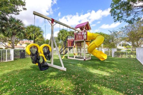 Independence Cove, 944 Imperial Lake Rd, West Palm Beach, Florida 33413, image 2