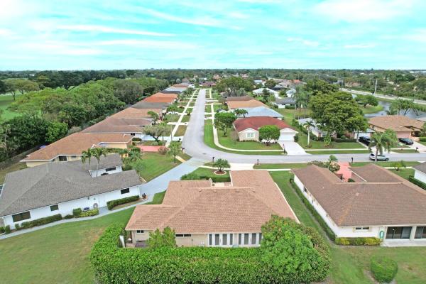 Pine Tree Village, 10668 S Greentrail Dr, Boynton Beach, Florida 33436, image 3