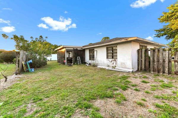 Lone Pine Estates, 2531 Doral Way, Riviera Beach, Florida 33407, image 2