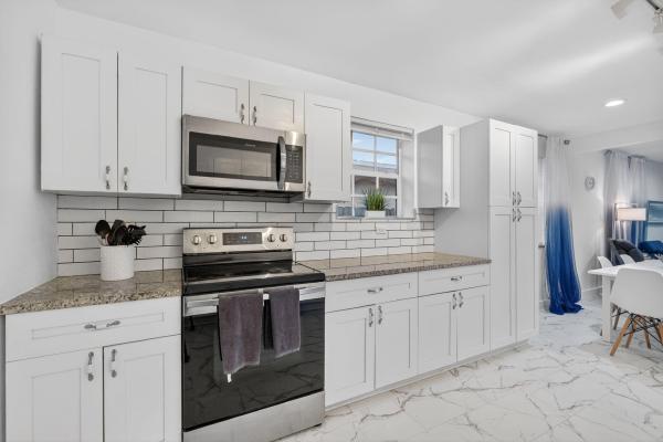 Central Oakland Park, 698 NE 36th St, Oakland Park, Florida 33334, image 1