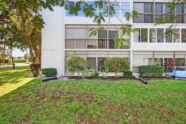 Deauville Village, 14701 Cumberland Dr #1080, Delray Beach, Florida 33446, image 3