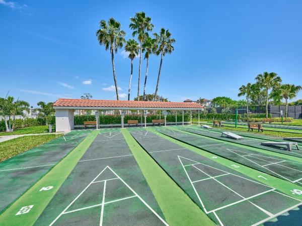 Huntington Pointe, 6193 Pointe Regal Cir #306, Delray Beach, Florida 33484, image 2
