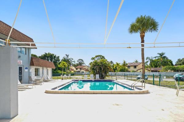 Mariner 1, 2878 Donnelly Dr #106, Lake Worth, Florida 33462, image 1