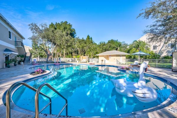 4685 N Haverhill Rd #E1, West Palm Beach, Florida 33417, image 2