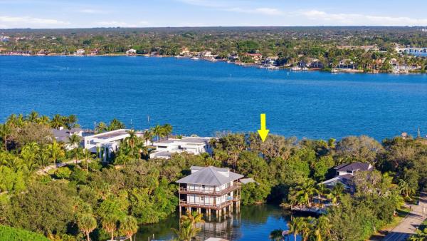 953 Thayer Ln, Jupiter, Florida 33458, image 1