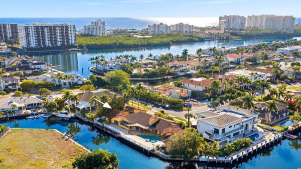 Boca Bay Colony, 7401 NE Bay Cove Ct, Boca Raton, Florida 33487, image 3