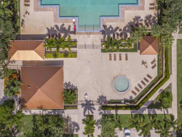 Saratoga Pointe, 2855 Eagle Ln, West Palm Beach, Florida 33409, image 1