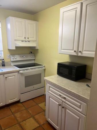 Snug Harbor Gardens, 624 Snug Harbor Dr #B6, Boynton Beach, Florida 33435, image 2