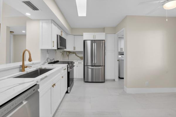Huntington Towers, 7360 S Oriole Blvd #102, Delray Beach, Florida 33446, image 1