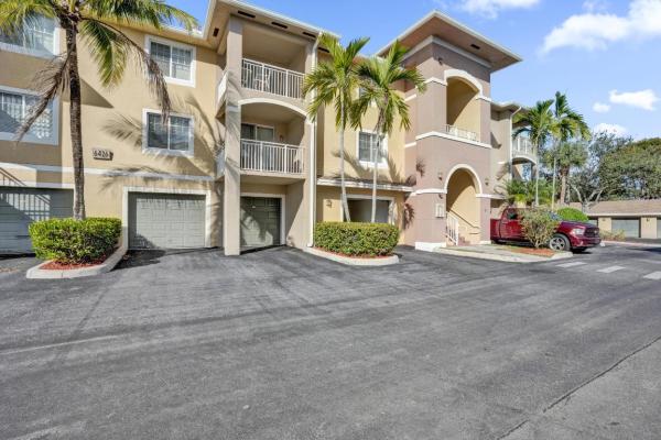 6426 Emerald Dunes Dr #304, West Palm Beach, Florida 33411, image 1