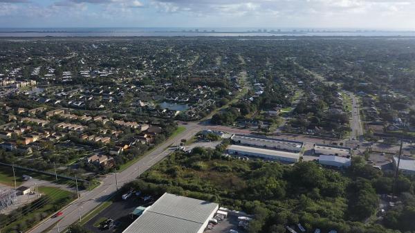 St Lucie Gardens, 3775 SE Jennings Rd, Port St. Lucie, Florida 34952, image 2