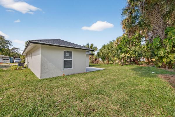 Fort Pierce No HOA, 706 Dundas Ct, Fort Pierce, Florida 34950, image 3