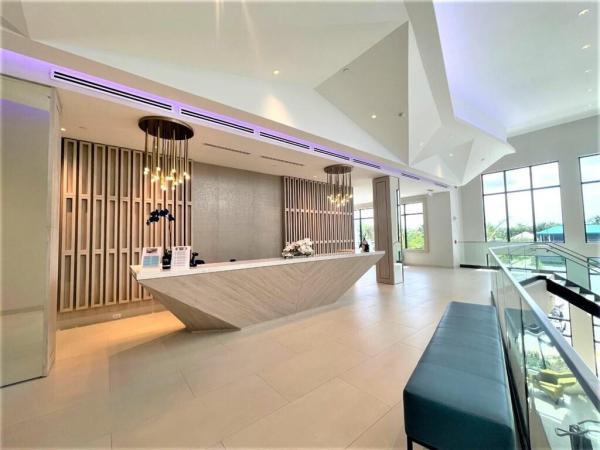 Boca Woods Country Club, 10791 River Glenn Dr, Boca Raton, Florida 33428, image 1