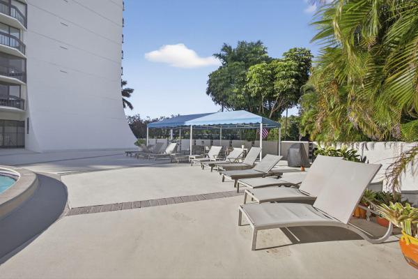 Lincoln Tower, 2400 Presidential Way #1606, West Palm Beach, Florida 33401, image 2