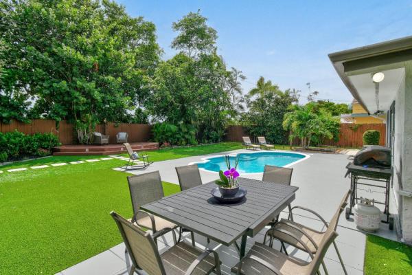 North Palm Beach Village, 973 Laurel Rd, North Palm Beach, Florida 33408, image 1