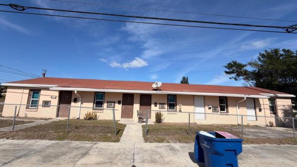Inlet City, 752 Dr Martin Luther King Jr Blvd, Riviera Beach, Florida 33404, image 2