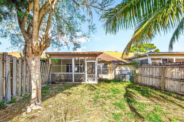 108 Pinewood Ct, West Palm Beach, Florida 33458, image 1