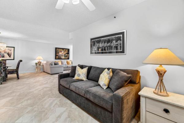 Huntington Pointe, 14096 Huntington Pointe Dr #404, Delray Beach, Florida 33484, image 2