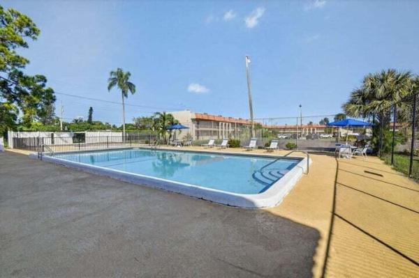 Forest Hill Gardens East, 6094 Forest Hill Blvd #106, West Palm Beach, Florida 33415, image 2