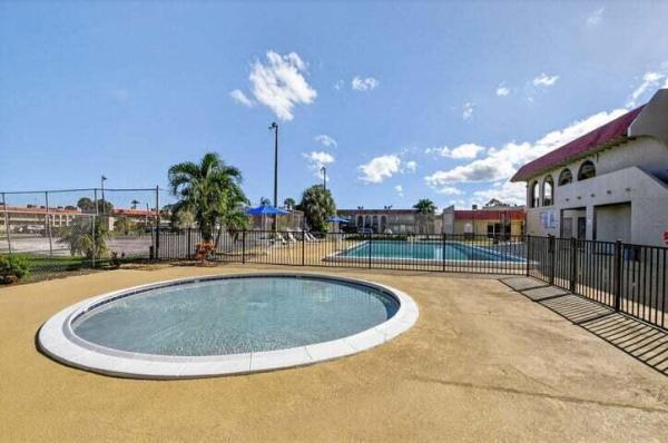 Forest Hill Gardens East, 6094 Forest Hill Blvd #106, West Palm Beach, Florida 33415, image 2
