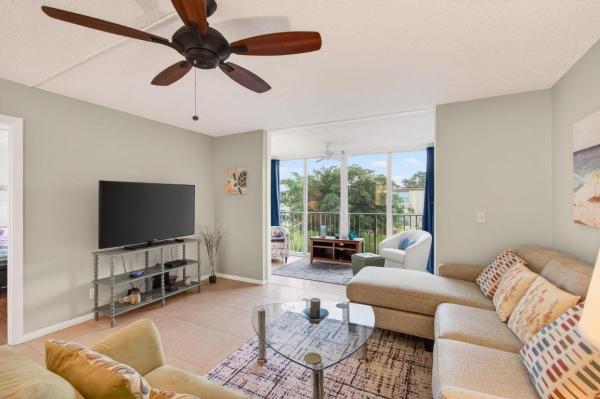 Abbey Village, 10 Willowbrook Ln #205, Delray Beach, Florida 33446, image 3