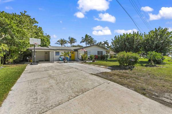 Lawn Lake, 1080 W Shore Dr, West Palm Beach, Florida 33406, image 2