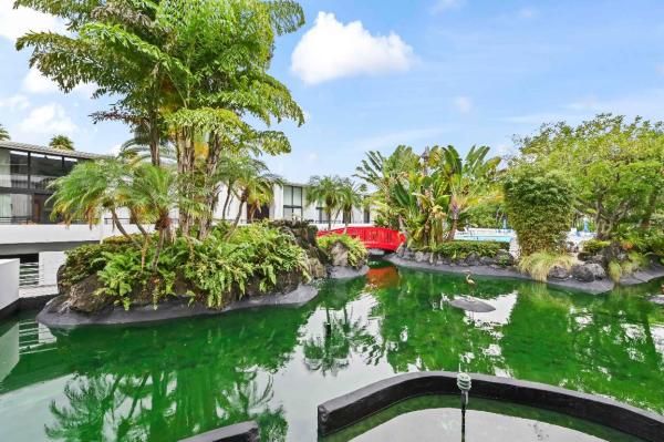 Mayfair House, 3589 S Ocean Blvd, South Palm Beach, Florida 33480, image 1