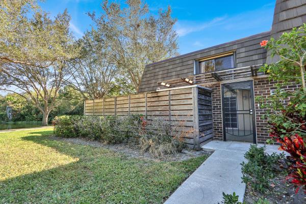 Glenwood Townhomes, 904 9th Ter, Palm Beach Gardens, Florida 33418, image 1