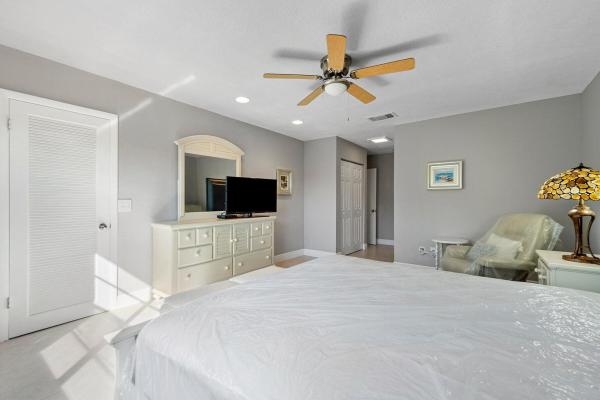 Glades Of Boca Lago, 21863 Arriba Real, Boca Raton, Florida 33433, image 2