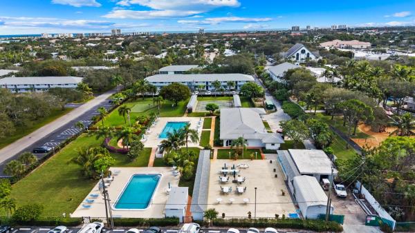 Tequesta Garden, 7 Westwood Ave, Tequesta, Florida 33469, image 1