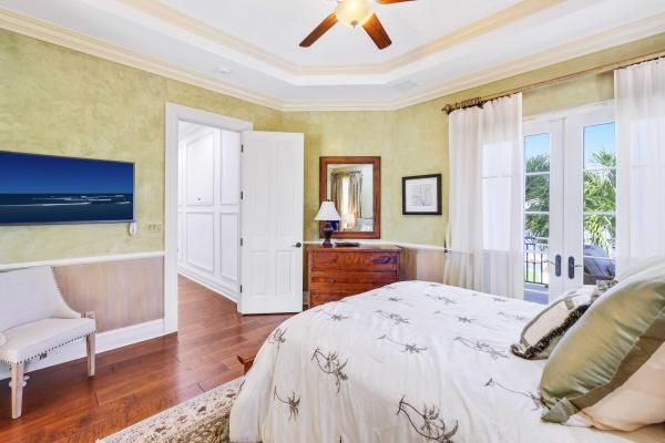 Sanctuary Bay, 317 Old Jupiter Beach Rd, Jupiter, Florida 33477, image 2