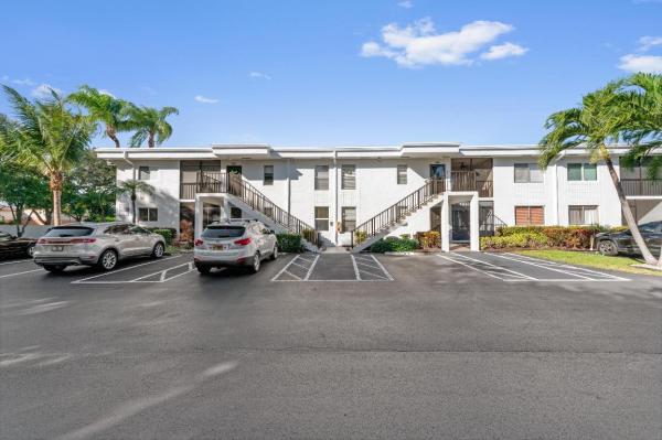 International Club At Villages Of Oriole, 14895 Builtmore Way #107, Delray Beach, Florida 33446, image 1