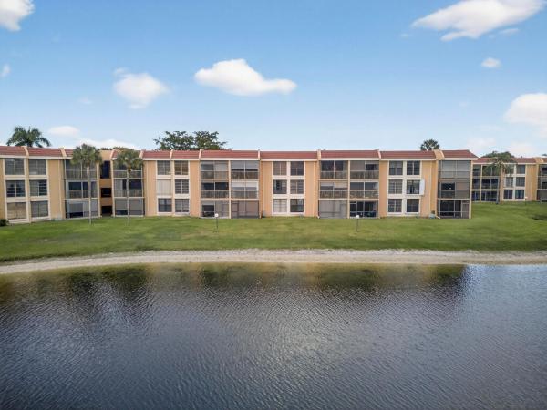 5611 Coral Lake Dr #111, Coconut Creek, Florida 33063, image 1