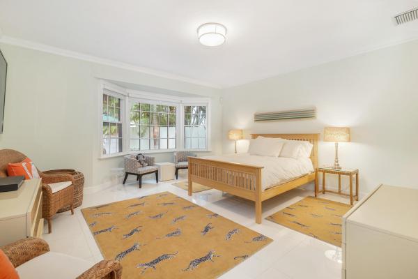 Phipps Plaza, 224 Phipps Plz, Palm Beach, Florida 33480, image 1