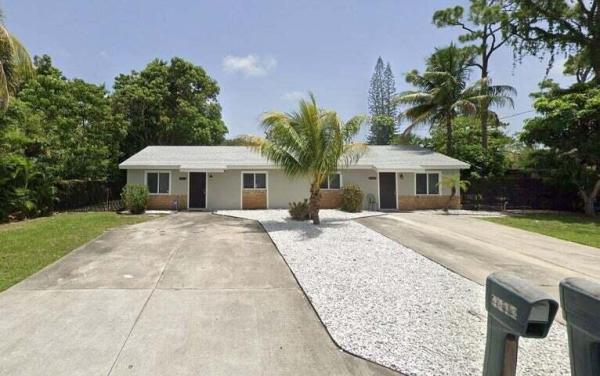 Lake Worth No HOA, 4411 Maine St, Lake Worth, Florida 33461, image 2