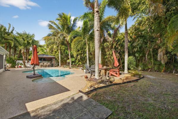 1206 White Oak Ln, Fort Pierce, Florida 34982, image 2