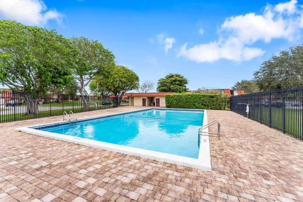 Somerset, 3742 Victoria Dr, West Palm Beach, Florida 33406, image 2