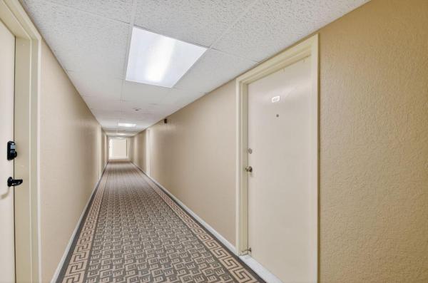 Le Chateau Royal, 3540 S Ocean Blvd #810, South Palm Beach, Florida 33480, image 2