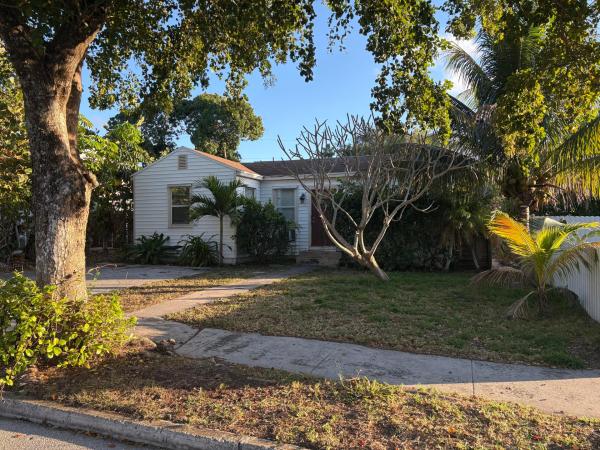 Belle Vue, 926 NW Upland Rd, West Palm Beach, Florida 33401, image 2
