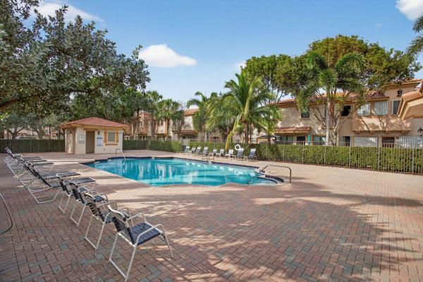 Grand Cypress, 4751 Grand Cypress Cir N, Coconut Creek, Florida 33073, image 1
